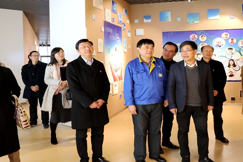 2020年(nian)1月3日(ri)，時任浙江(jiang)省民(mín)政廳黨組成(cheng)員(yuan)、副廳長(zhang)江(jiang)宇莅臨景興紙業調研齊(qi)業髮(fa)展(zhan)情況、黨建(jian)工(gong)作(zuò)